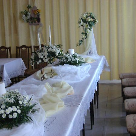 Noclegi-Zajazd"Mieszko" Tarnobrzeg Exterior foto