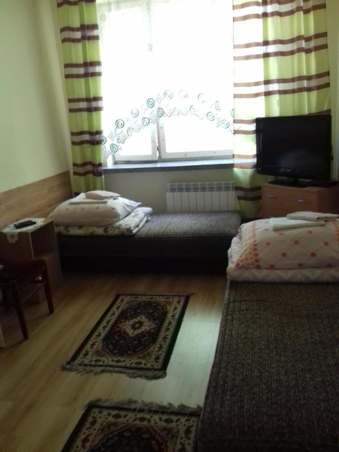 Noclegi-Zajazd"Mieszko" Tarnobrzeg Exterior foto