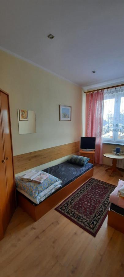 Noclegi-Zajazd"Mieszko" Tarnobrzeg Exterior foto