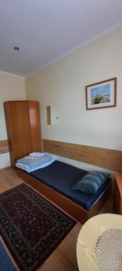 Noclegi-Zajazd"Mieszko" Tarnobrzeg Exterior foto